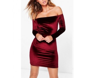 'Aasia' burgundy velvet off shoulder jurkje